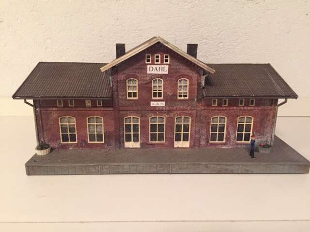 Stasjon Dahl, Ferdig modell malt og smusset!