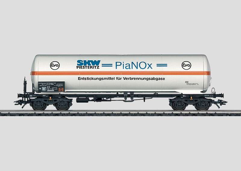 Pressurized Gas Tank Car.