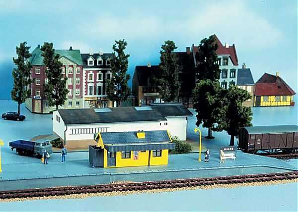 Stor perrong med venterom