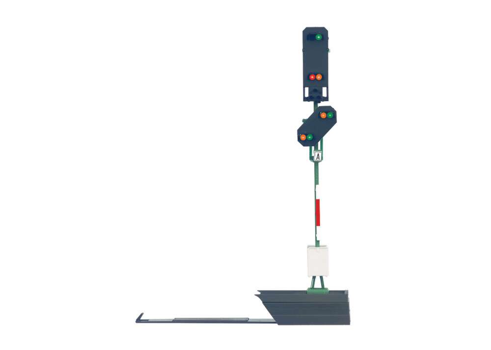 Color Light Home Signal with a Color Light Distant Signal