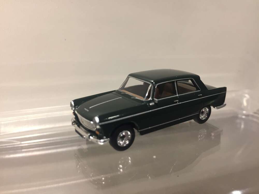 Peugeot 404, m. grønn