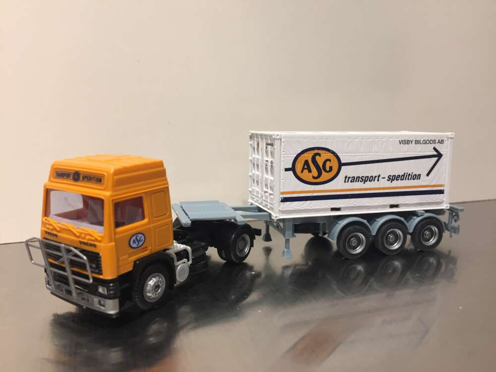 Volvo trekkvogn m. containerhenger  "ASG"