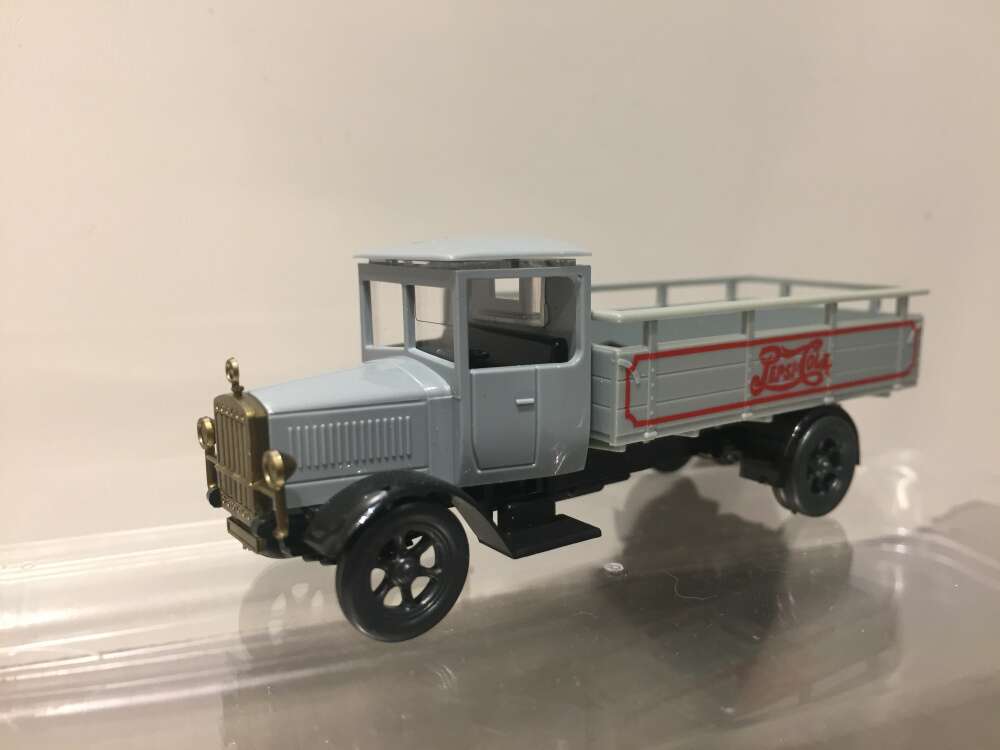 MB L5 lastebil "Pepsi"