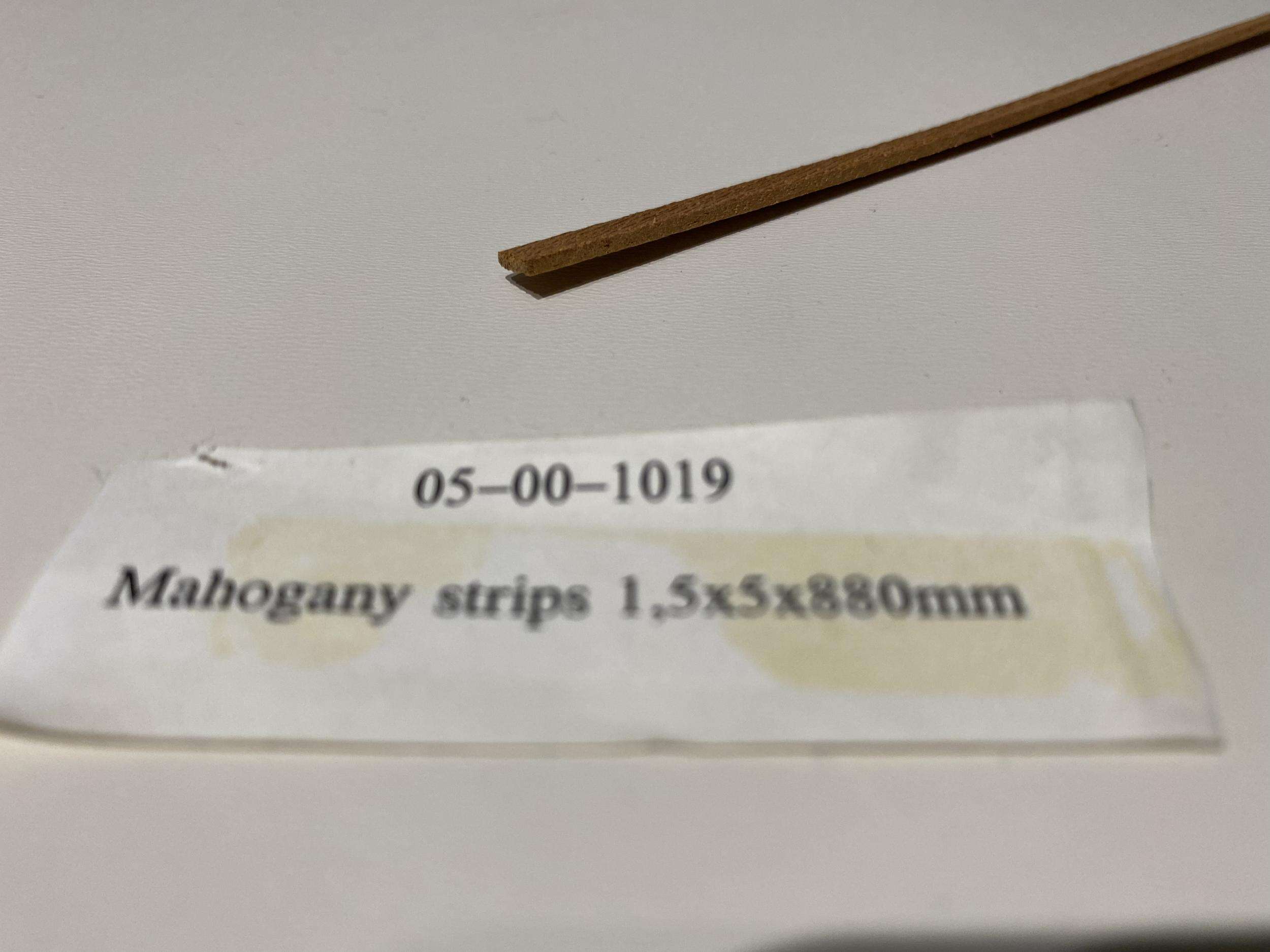 Billing, Mahogany strip 1,5x5x880mm