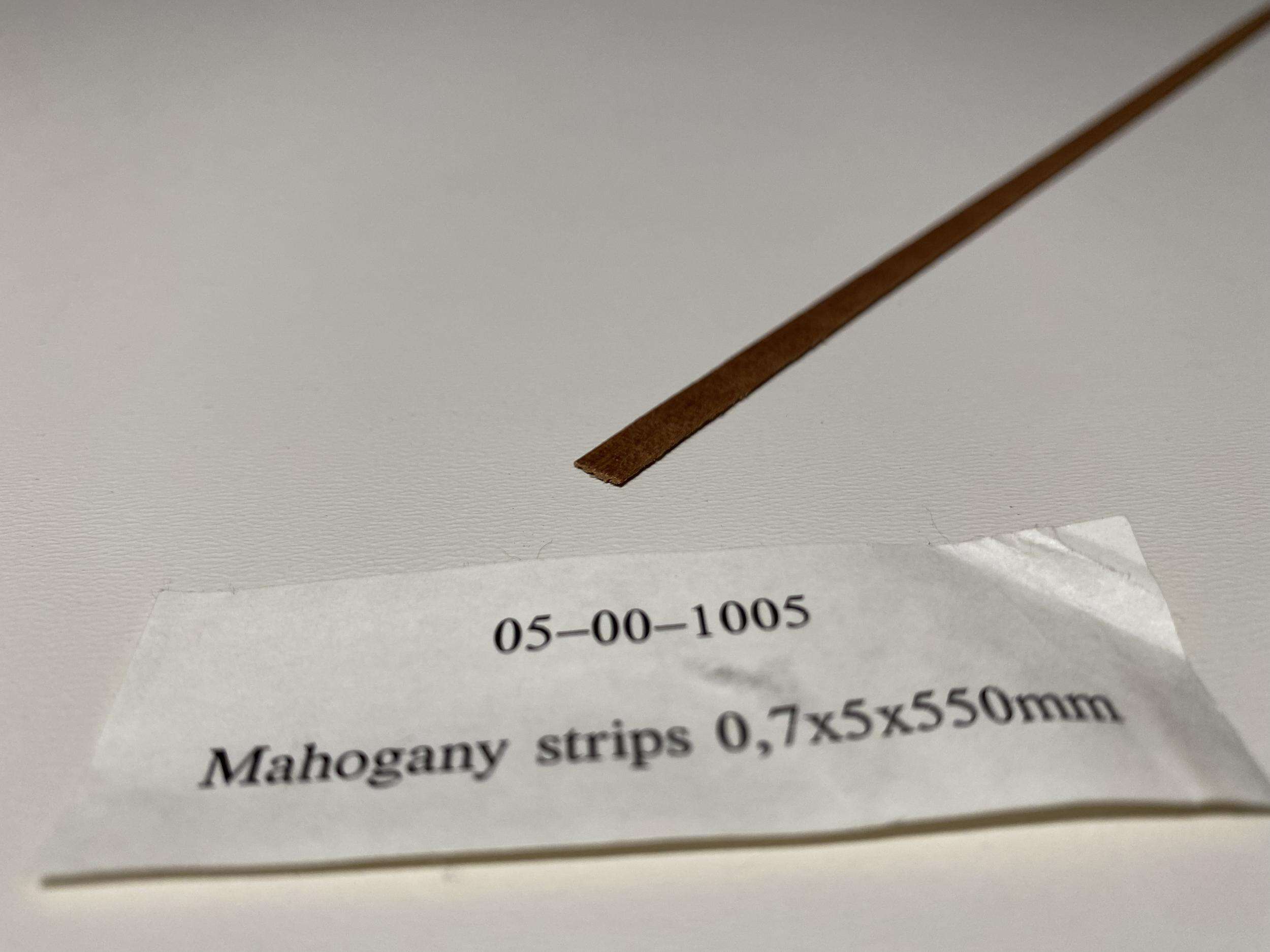 Billing, Mahogany strip 0,7x5x550mm