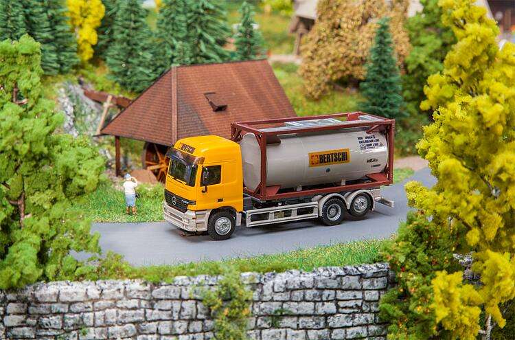 FC Lorry MB Actros LH’96 Chemical Transporter Bertschi(HERPA)
