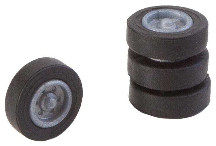 FC N 4 tyres and rims for N lorries