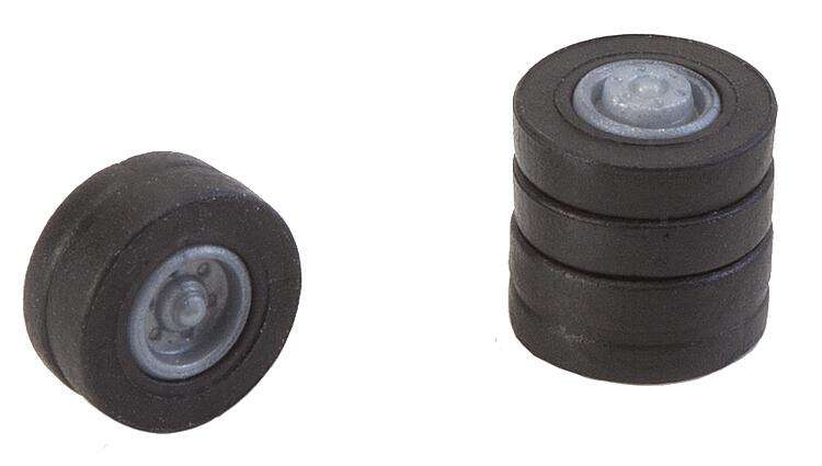 FC N 4 tyres and rims for N lorries