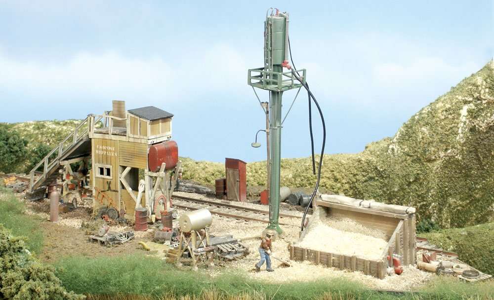 Woodland, Caboose & Sand Facility HO Scale Kit