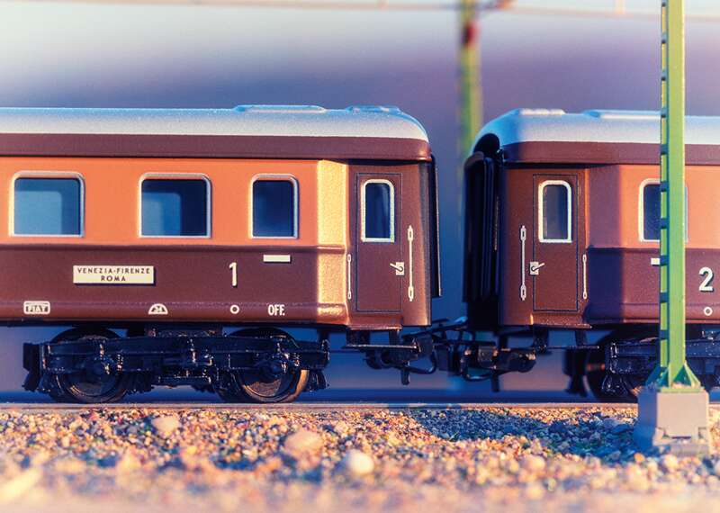 Italian "Tin-Plate" Express Train Passenger Car Set