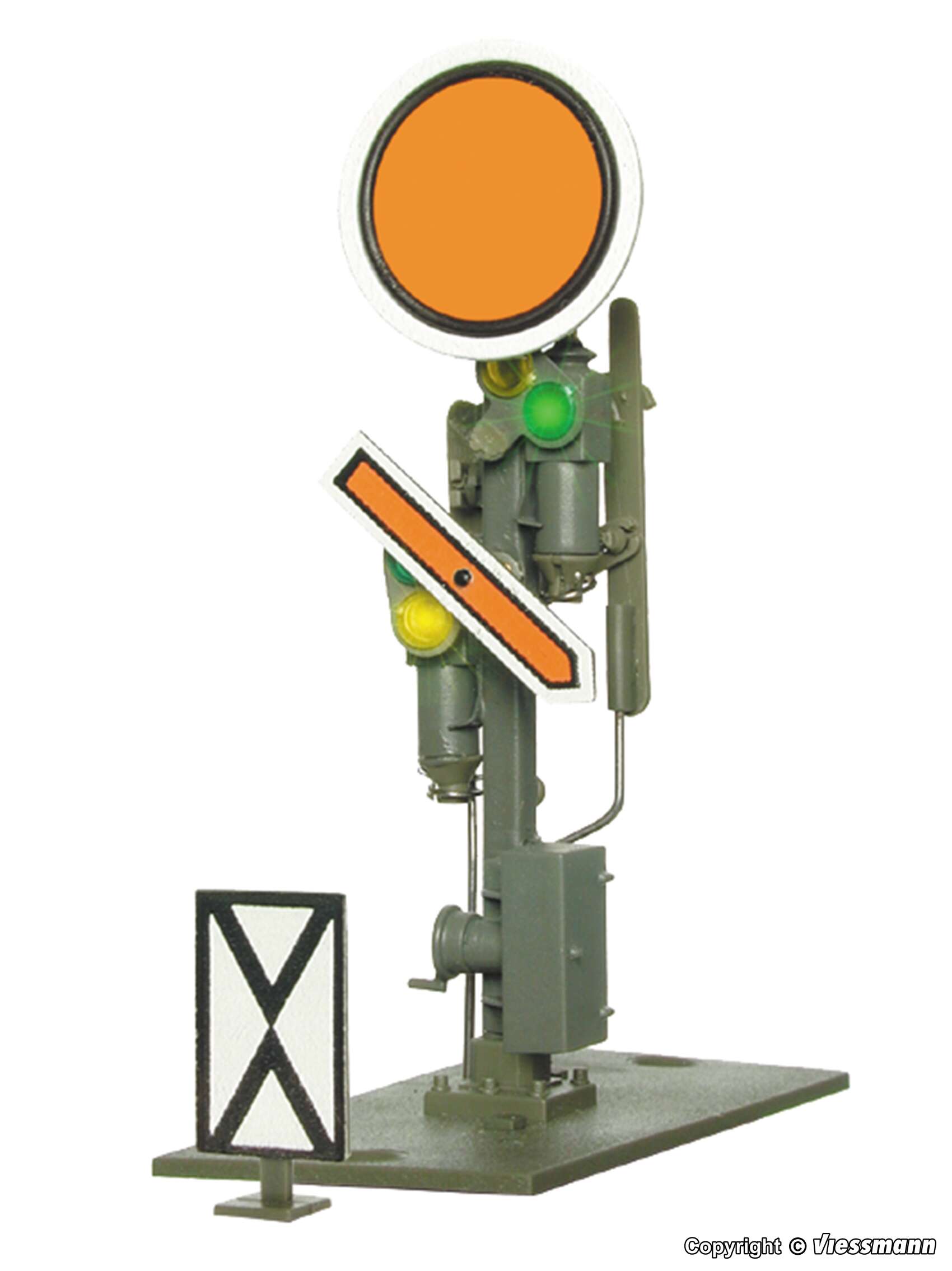 H0 Semaphore distant signal, disk and arm movable