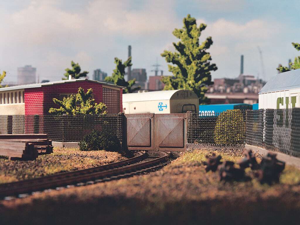 Factory fence set
