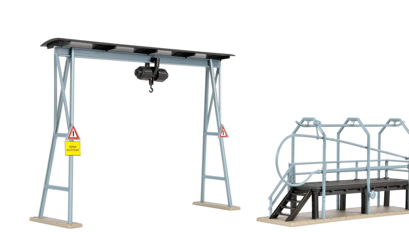 Pipe cleaning plant with frame crane