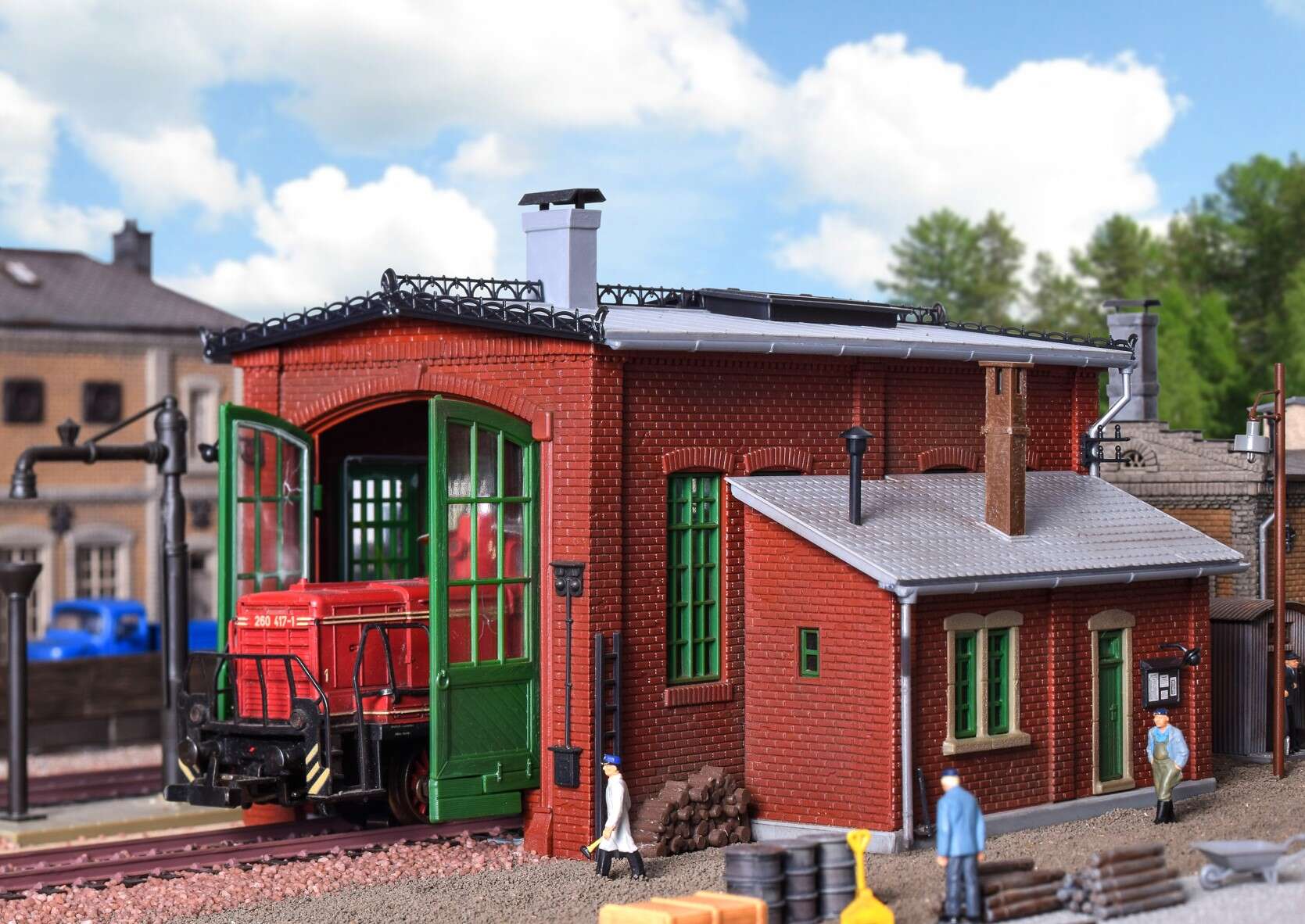 Loco shed, single track