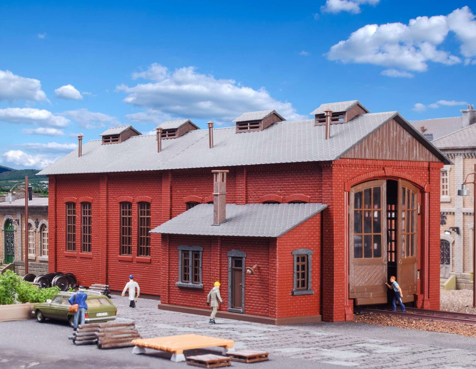 Loco shed, single track