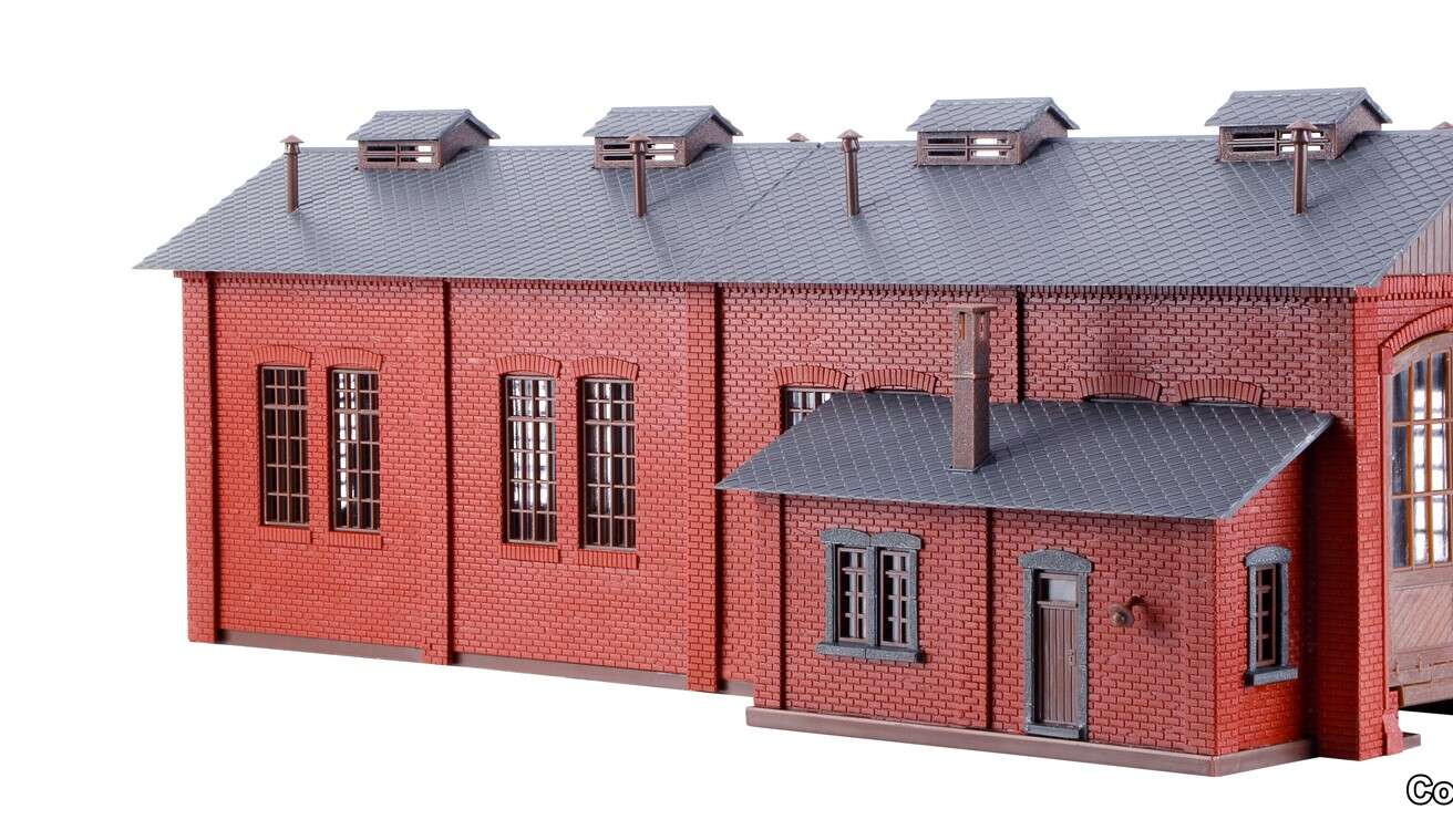 Loco shed, single track