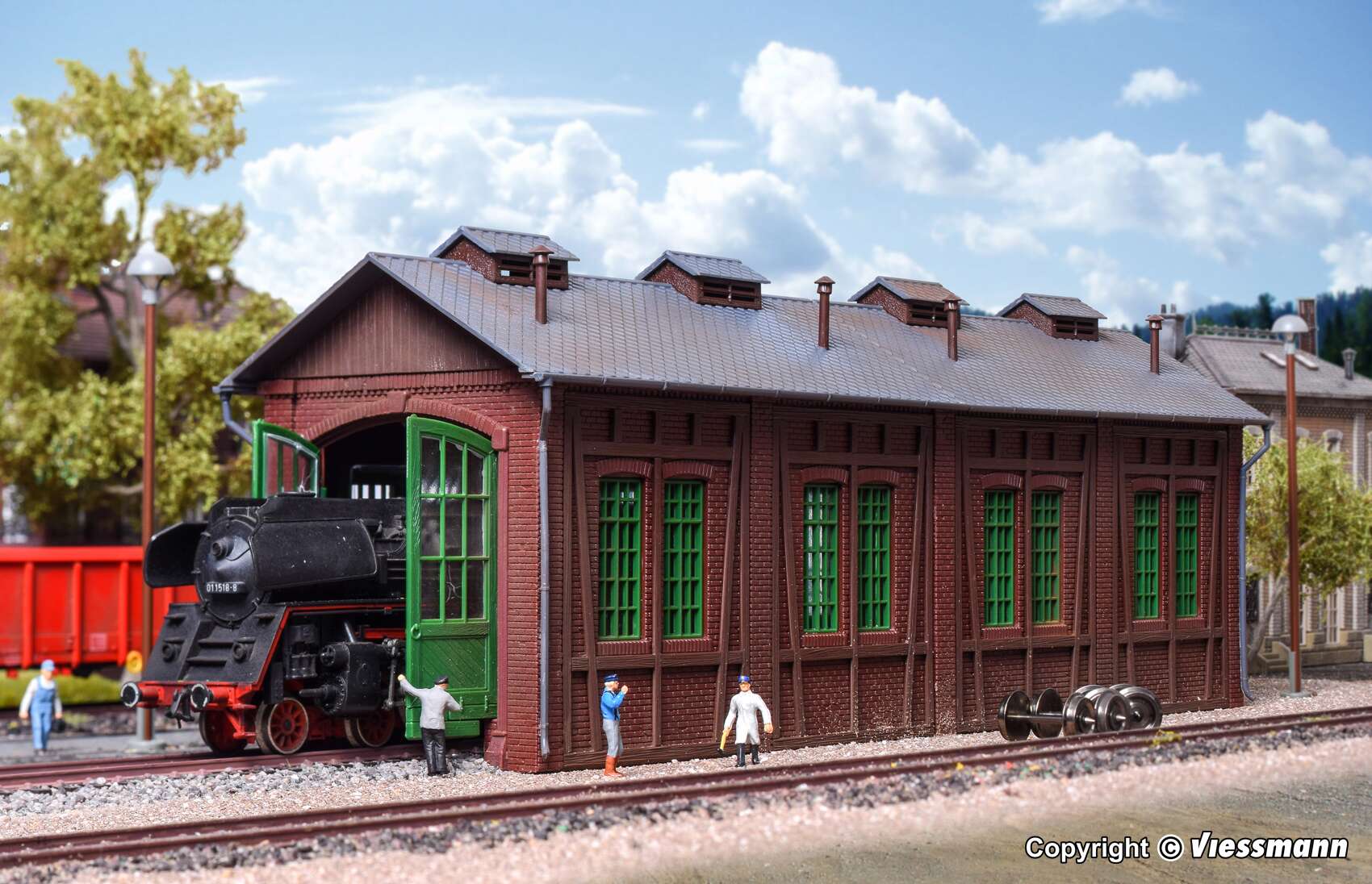 Loco shed, single track