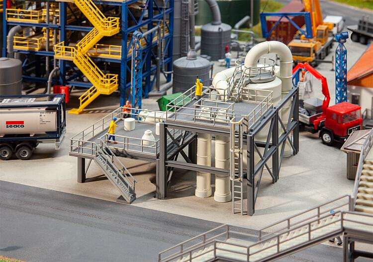 Steel structure of apparatuses with pipes