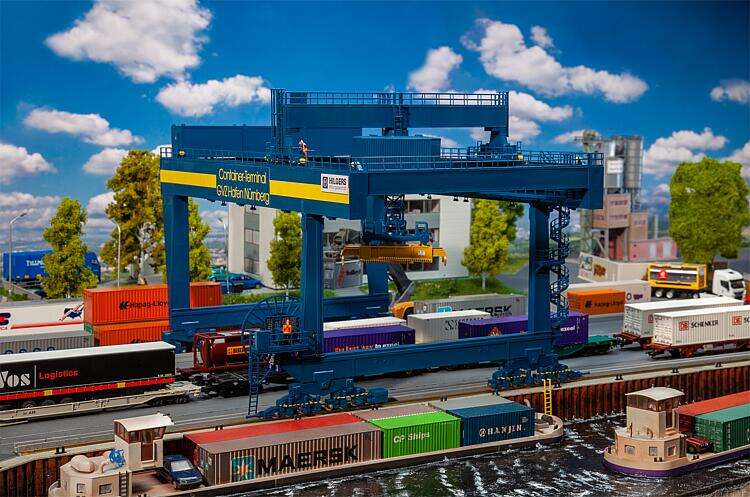 GVZ Hafen Nürnberg Container bridge-crane