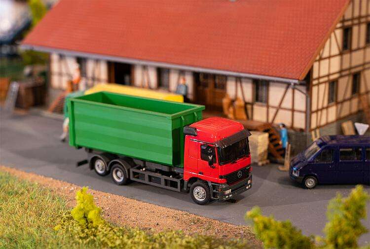 Lorry MB Actros LH'96 Roll-off container (HERPA)