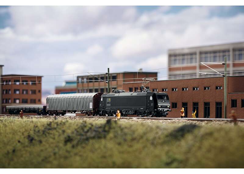 Freight Train" Digital Starter Set