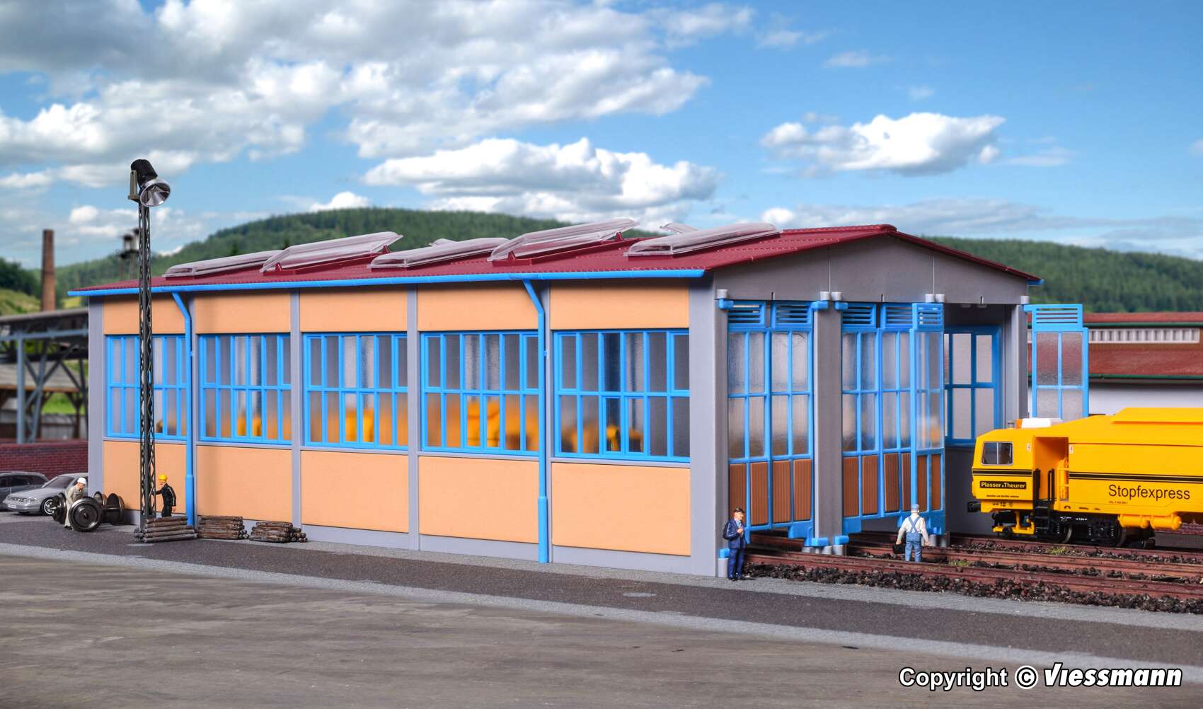 Loco shed, tripple track