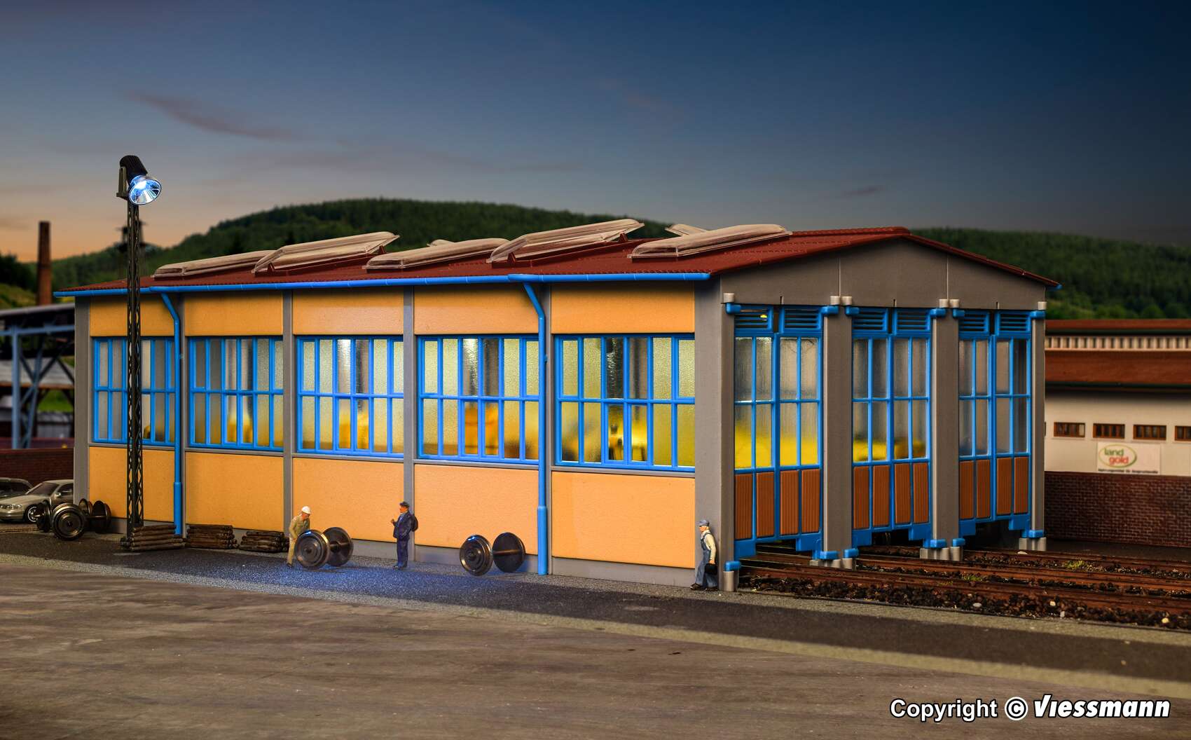 Loco shed, tripple track