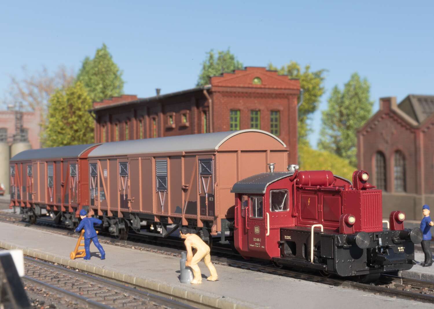 "DB Less-than-Carload-Lot" Train Set