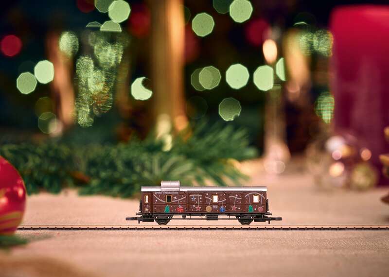 Z Gauge Christmas Car for 2023
