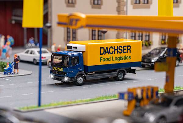 CAR SYSTEM DIGITAL MB ATEGO LORRY »DACHSER« (HERPA)