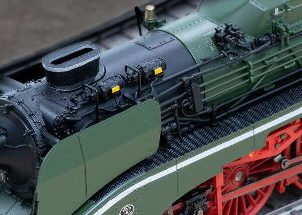 Steam Locomotive, Road Number 18 201