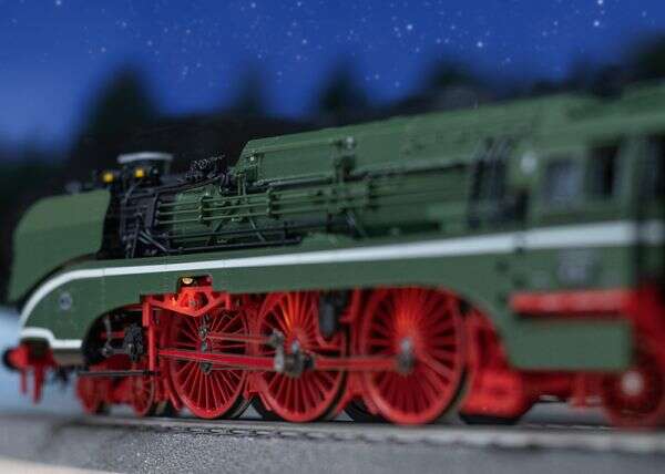 Steam Locomotive, Road Number 18 201