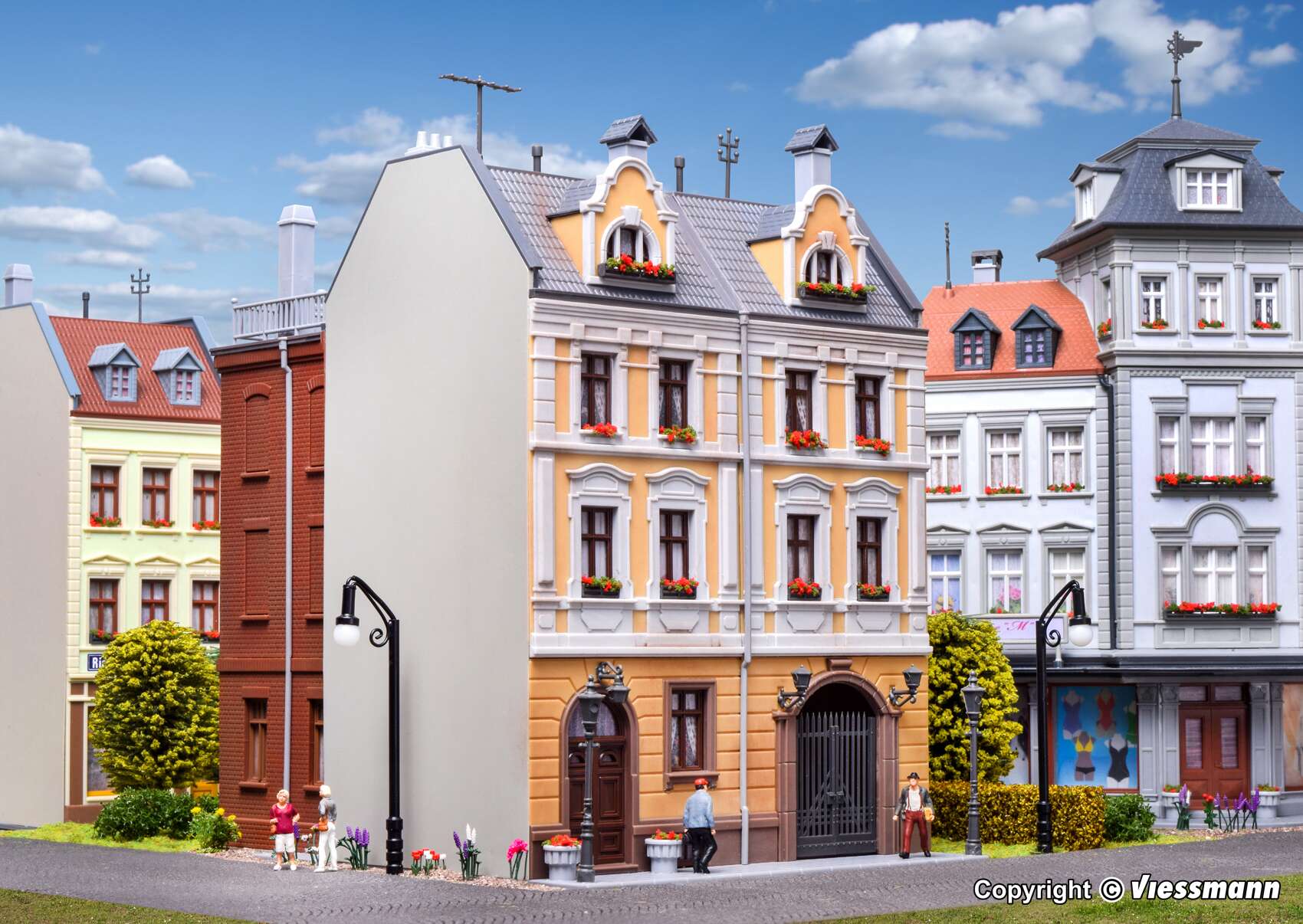 Town house with factory annexe