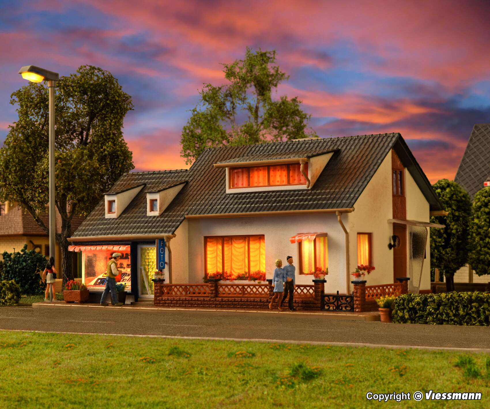 Residential building with shop