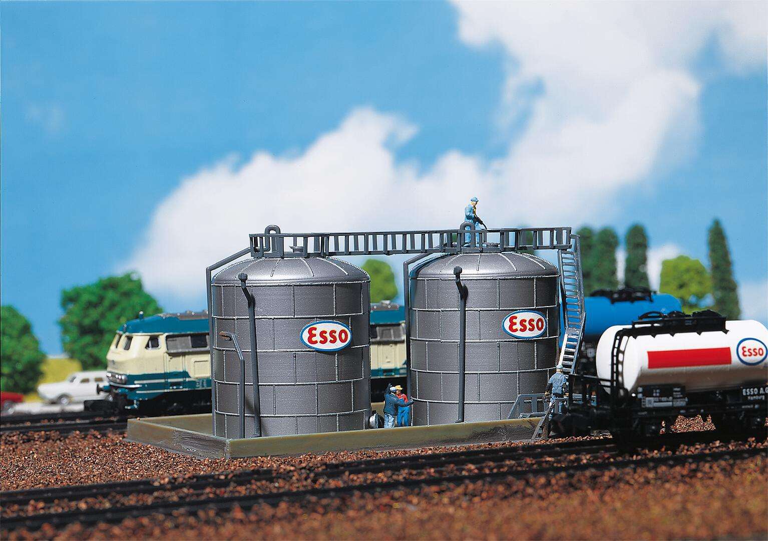 2 Oil storage tanks