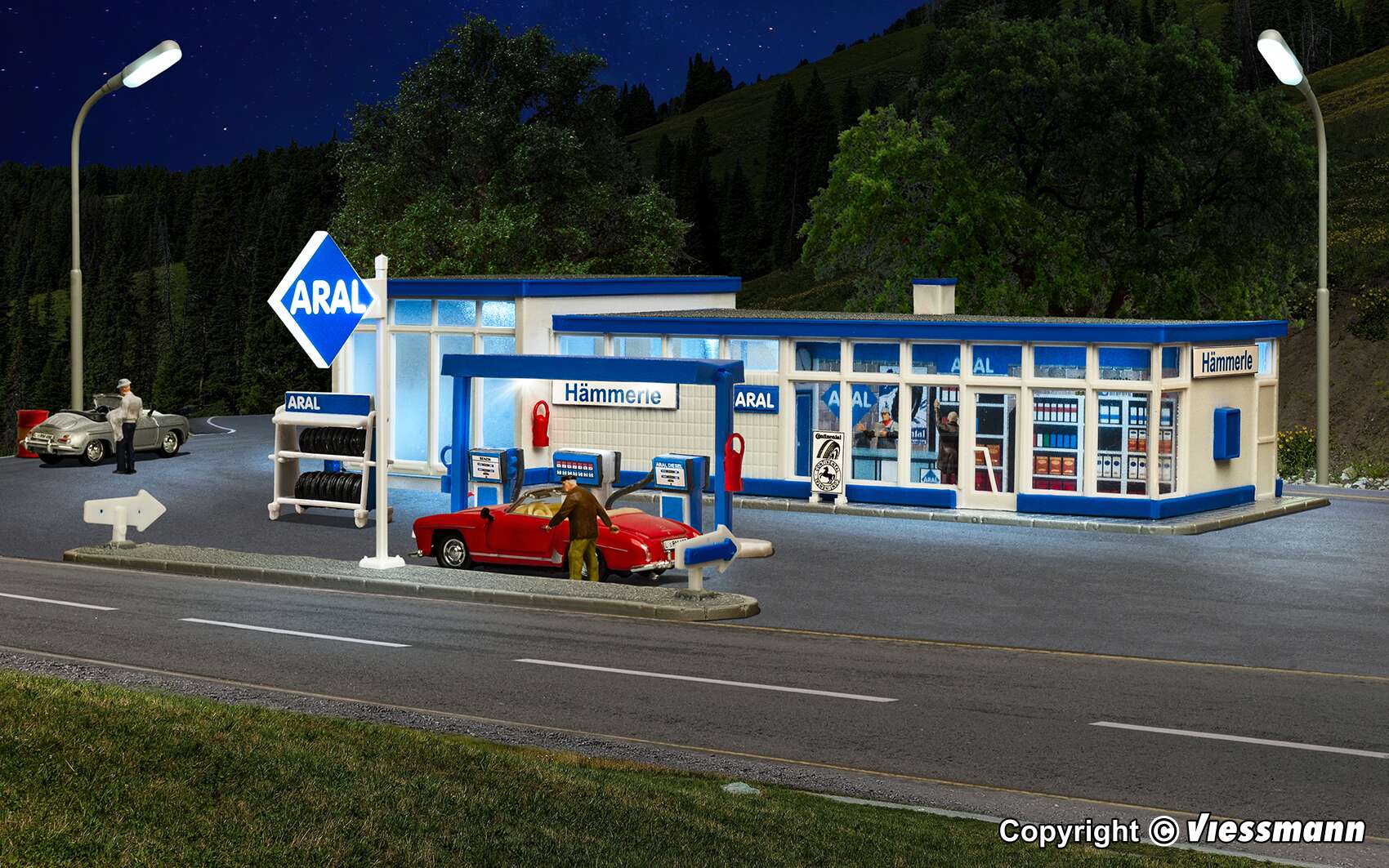 Historical petrol station ARAL incl. LED lighting, functional kit