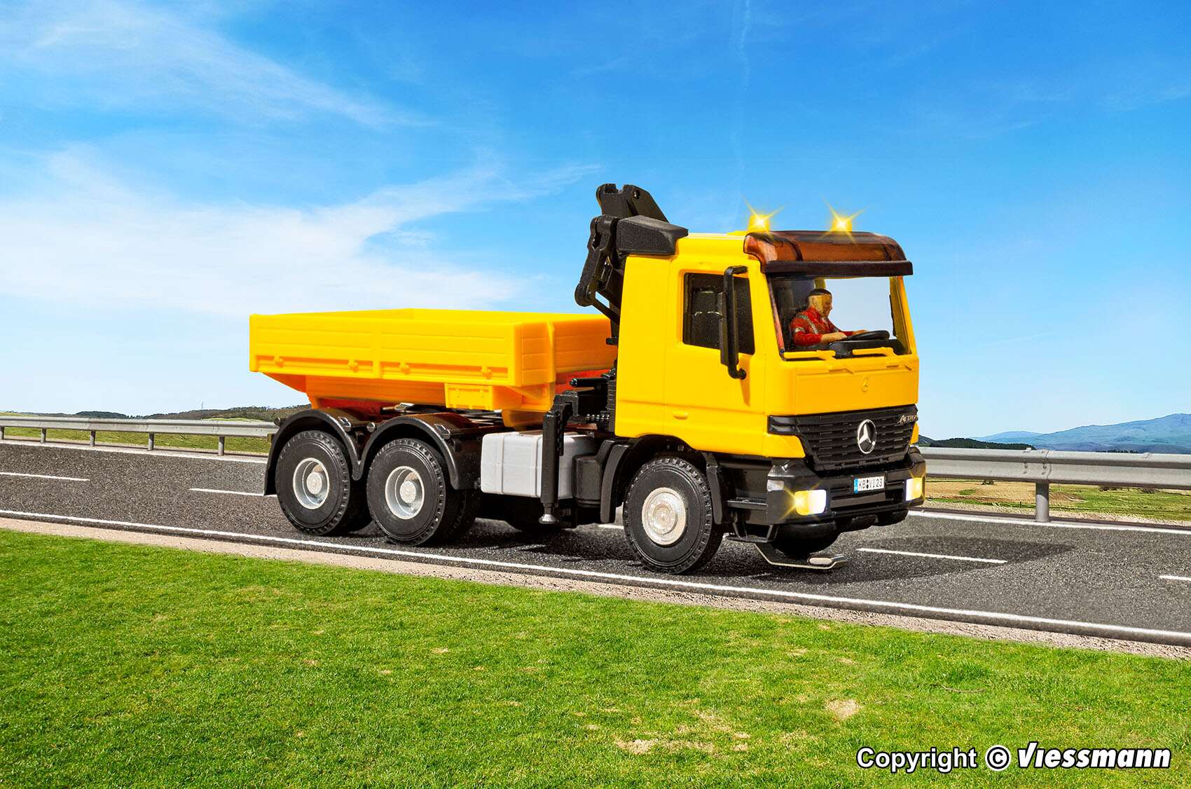 MB ACTROS 3-axle tractor with loading crane and rotating flashing lights, basic, functional model
