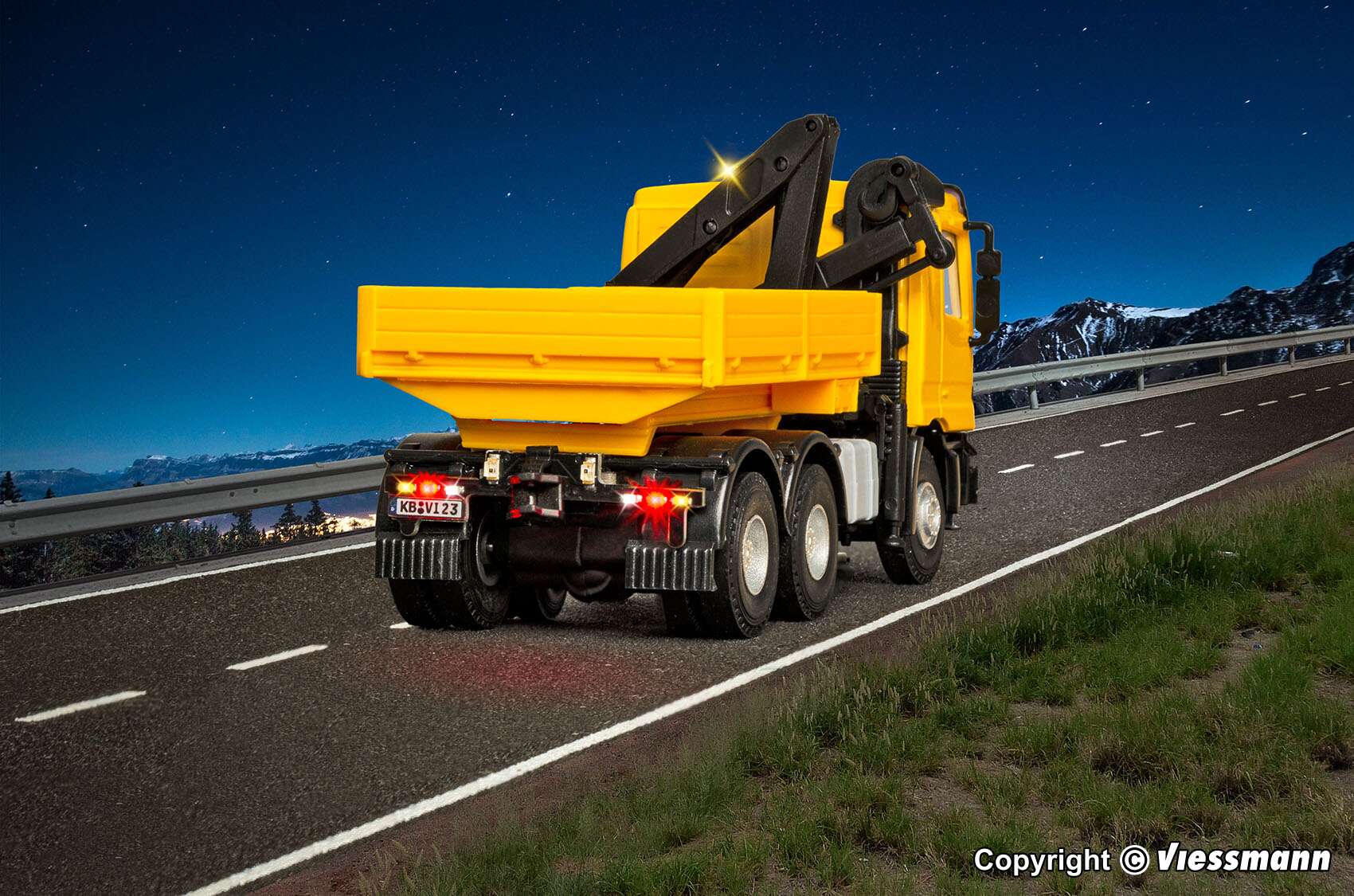 MB ACTROS 3-axle tractor with loading crane and rotating flashing lights, basic, functional model
