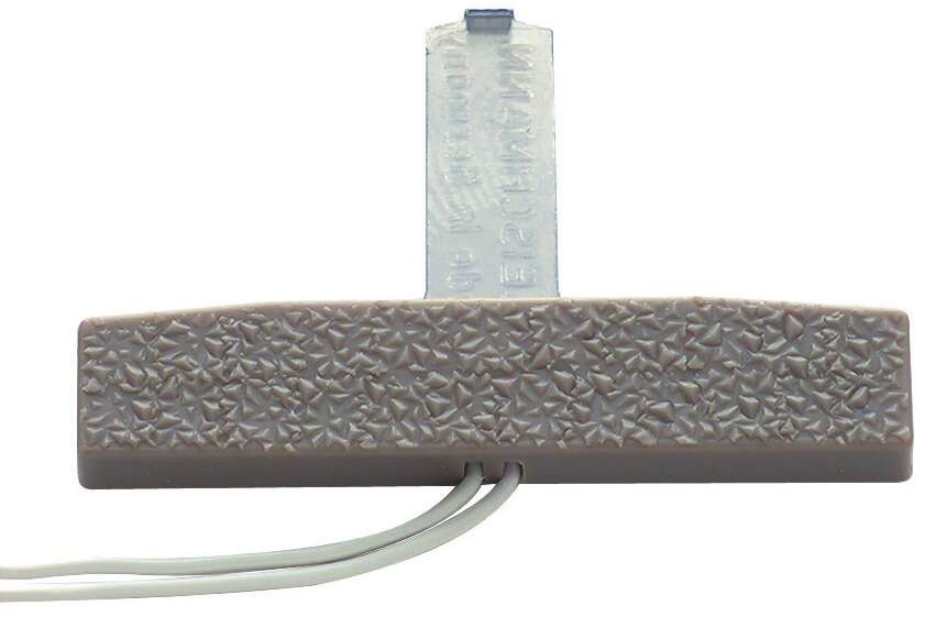 Magnetic switch contact