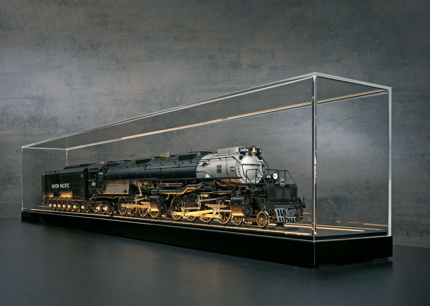 Working Display Case for Märklin 1 Gauge Big Boy
