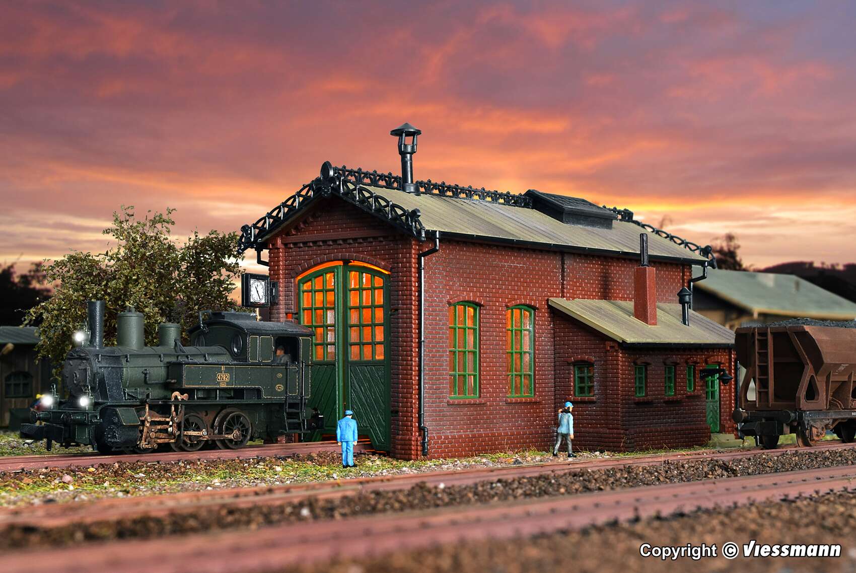 Loco shed, single track
