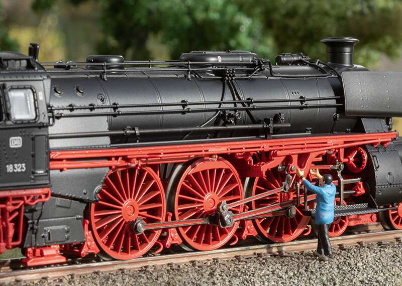 Steam Locomotive, Road Number 18 323