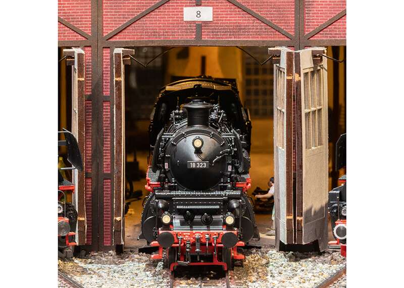 Steam Locomotive, Road Number 18 323