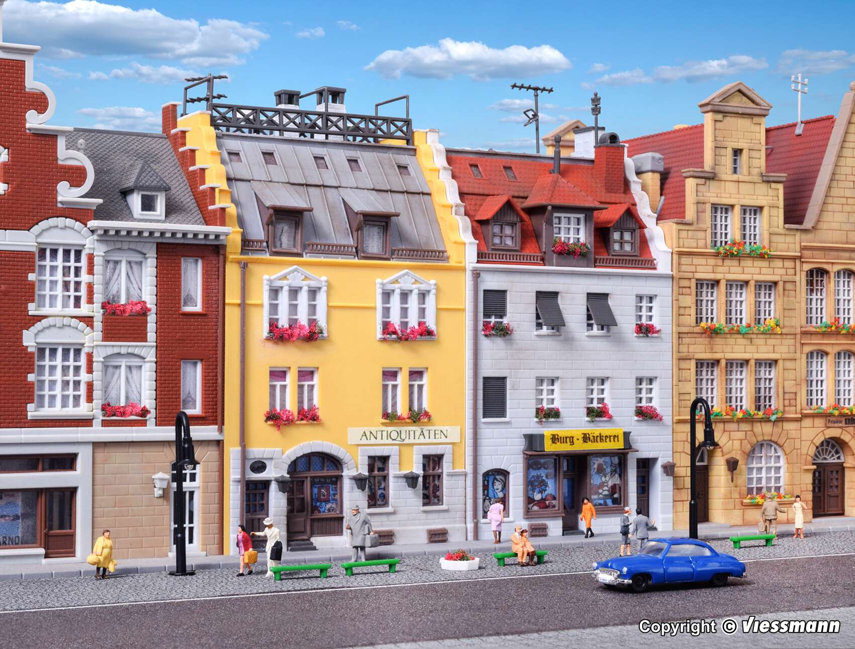 City houses around 1900, 2 pieces