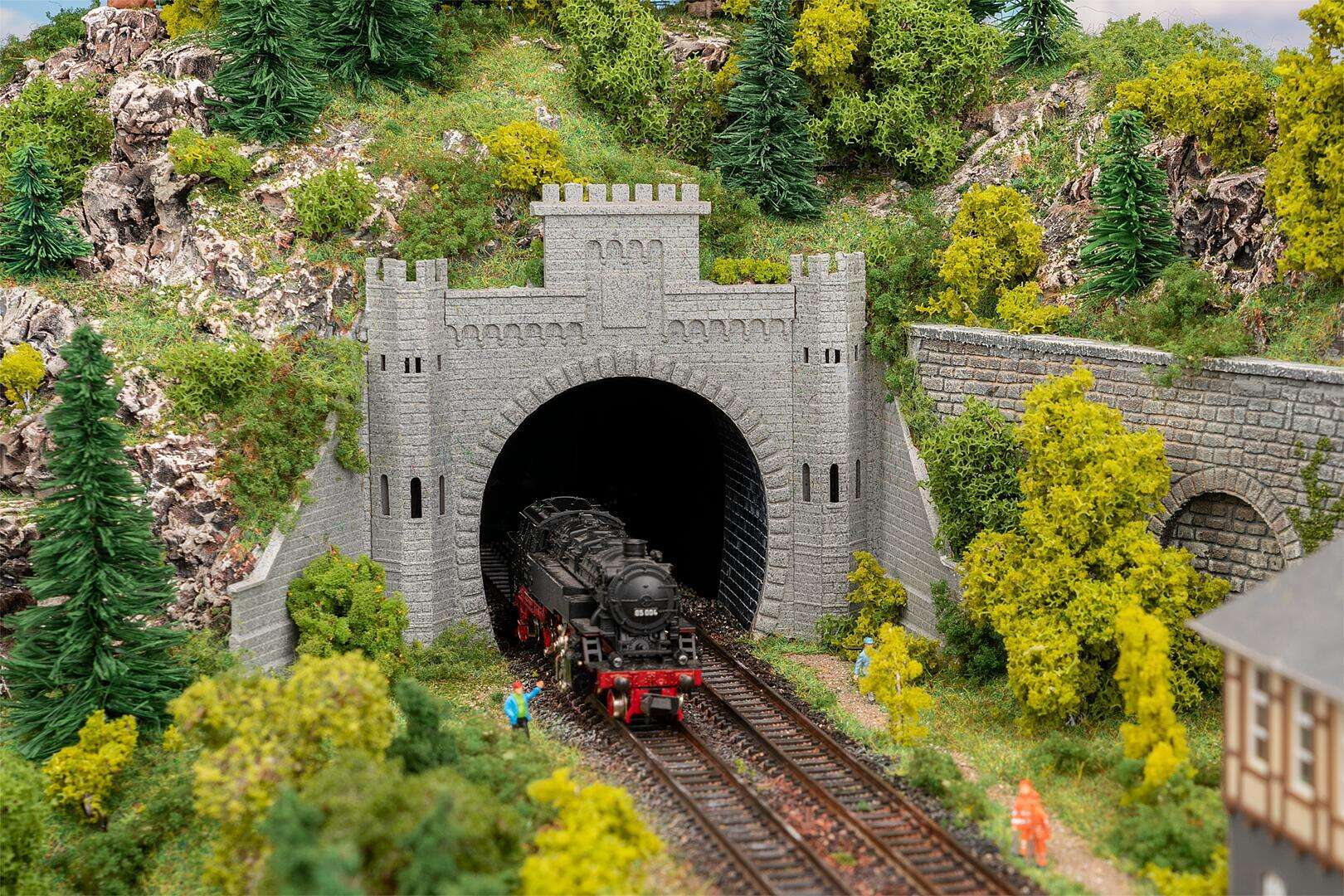 Tunnel portal, 2-track