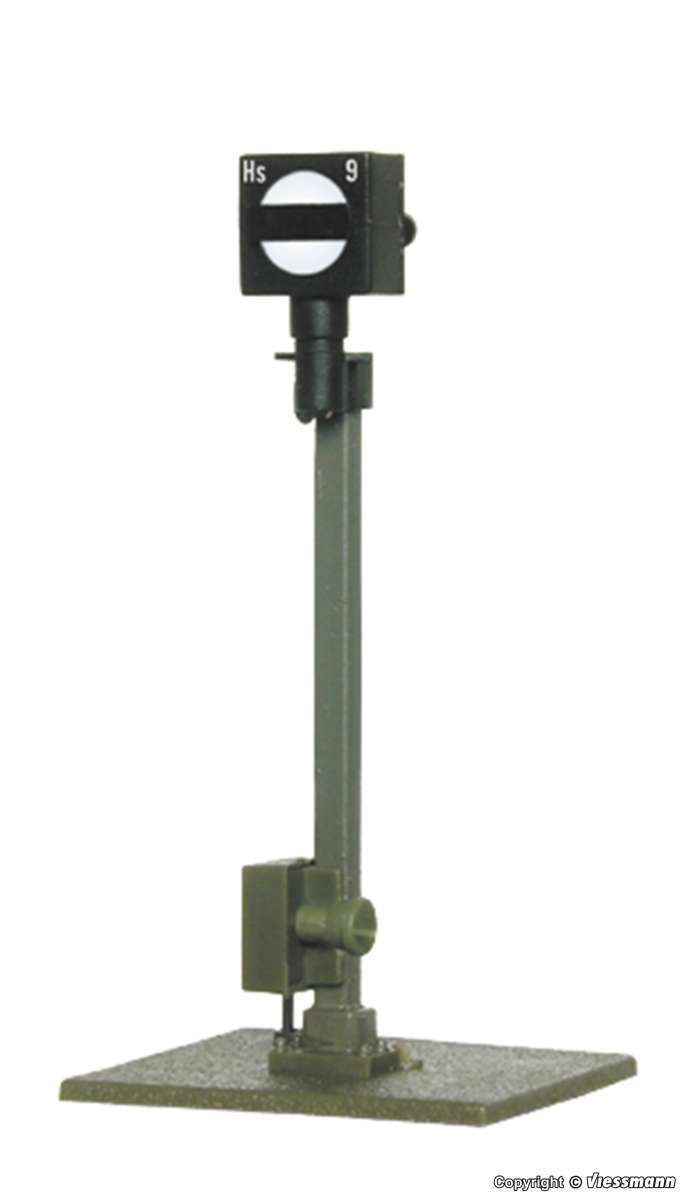 N Semaphore stop signal with ground socket