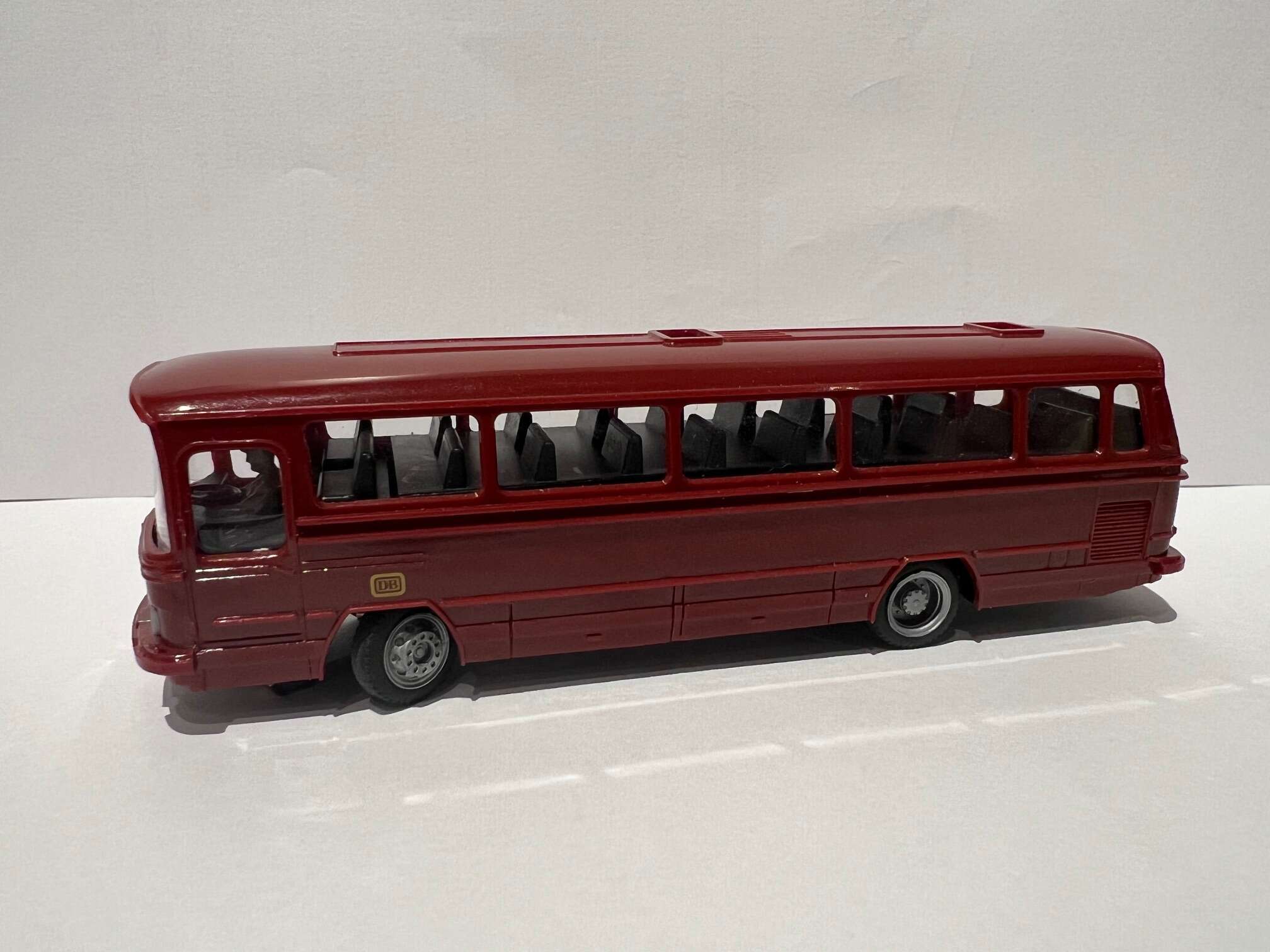 MB O302 Touring Bus (WIKING)