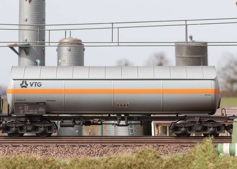 VTG and Eva Pressurized Gas Tank Car Set