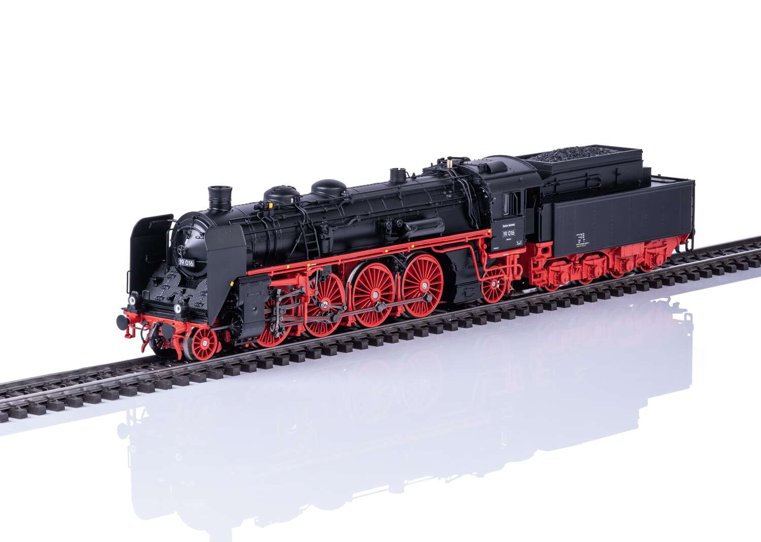 "Saxon Pride" Class 19.0 Steam Locomotive