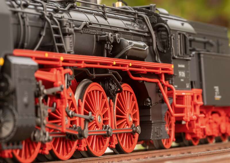 "Saxon Pride" Class 19.0 Steam Locomotive